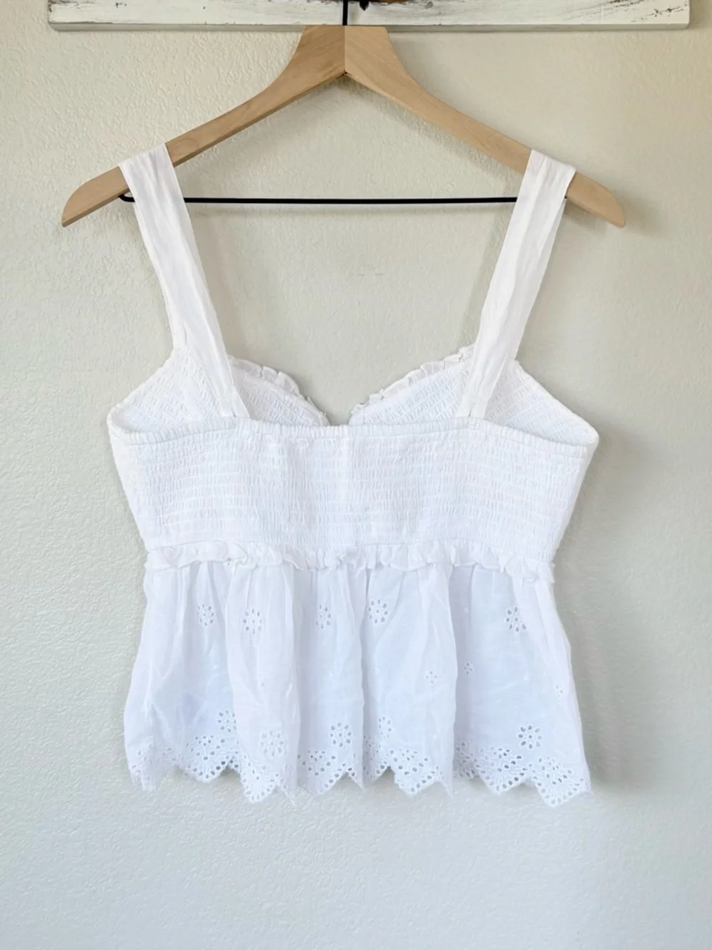 AMERICAN EAGLE S Smocked Babydoll Shirt in White Eyelet Trim Sleeveless Tank Top - Picture 4 of 12